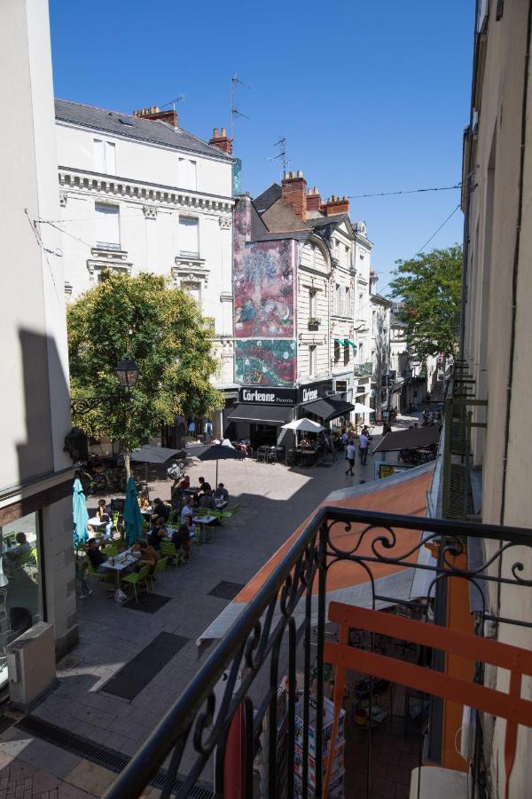 Hyper Centre - Rue St Laud, 2min Ralliement Apartment *