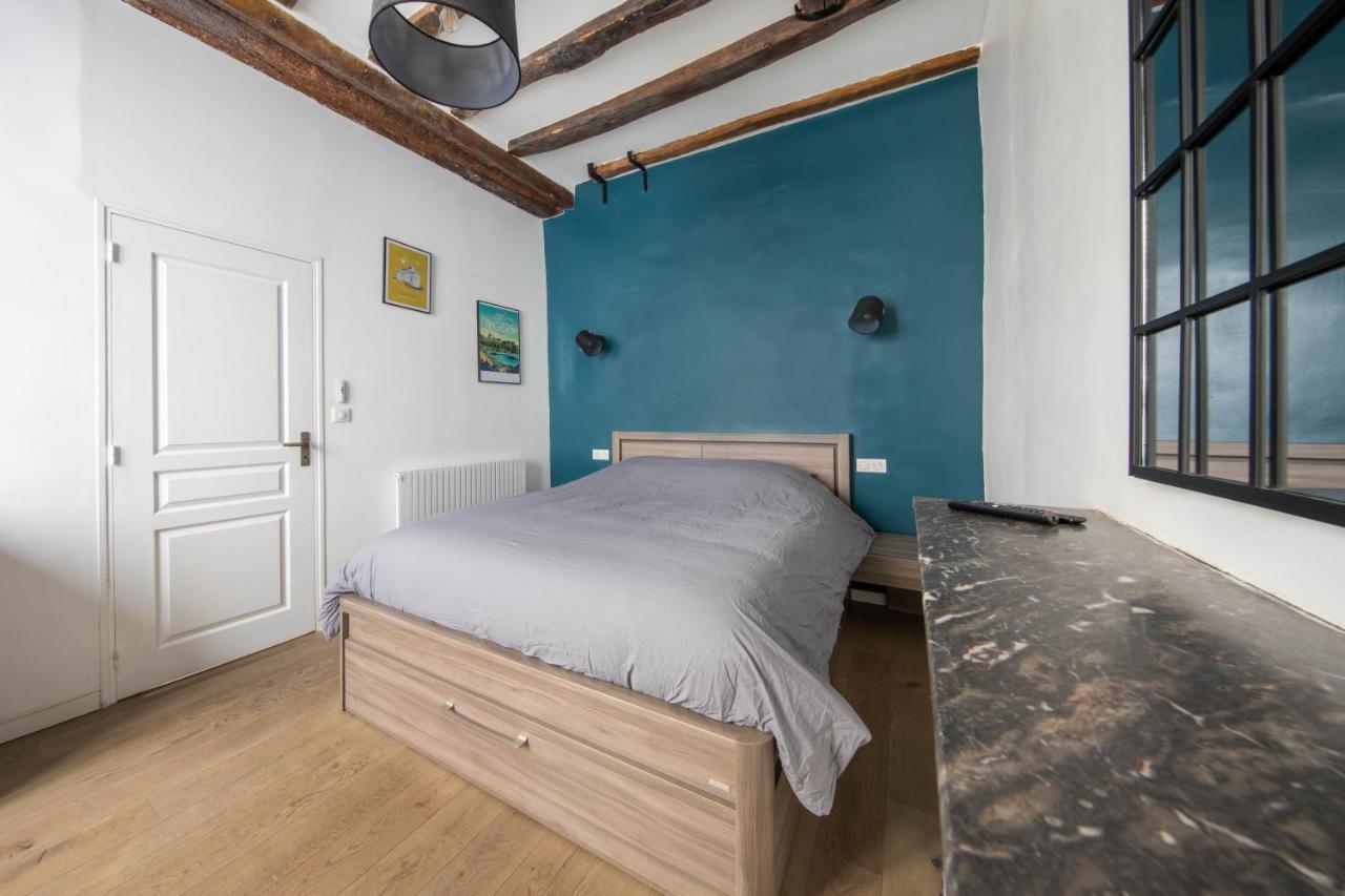 Hyper Centre - Rue St Laud, 2min Ralliement Apartment *